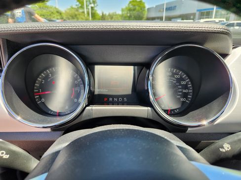 Used 2017 Ford Mustang GT Premium RWD image 9