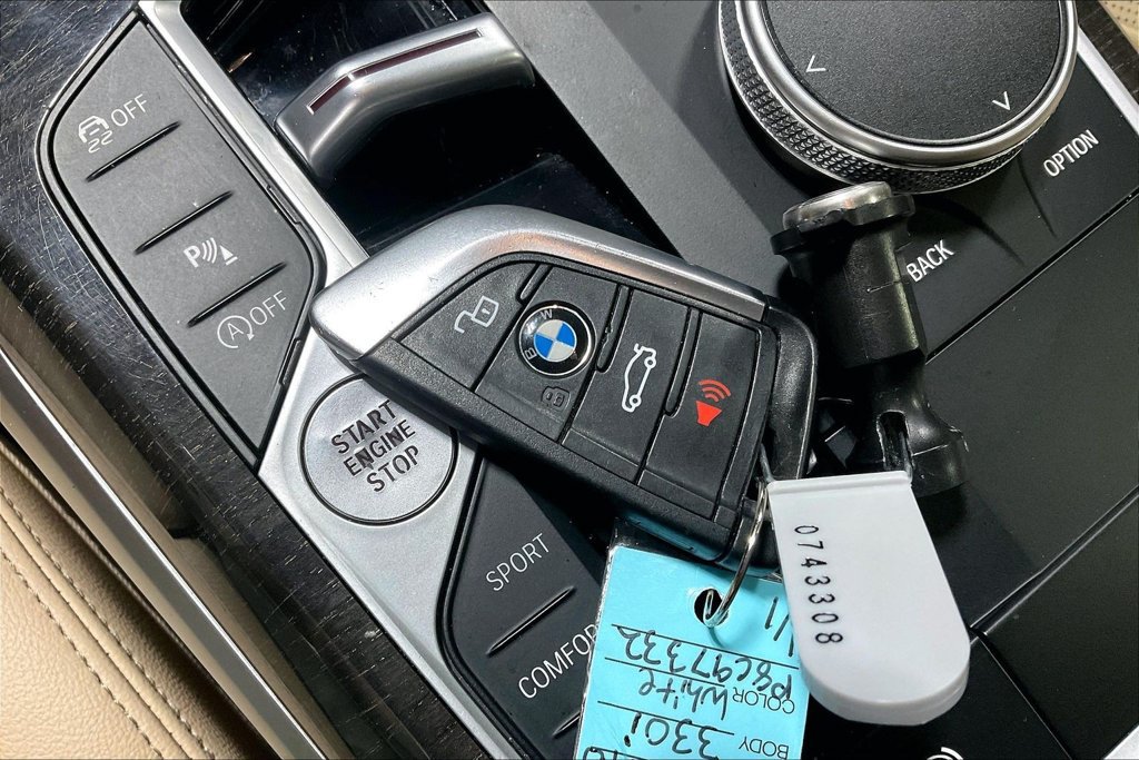 Used 2023 BMW 330i Sedan w/ Premium Package RWD image 12