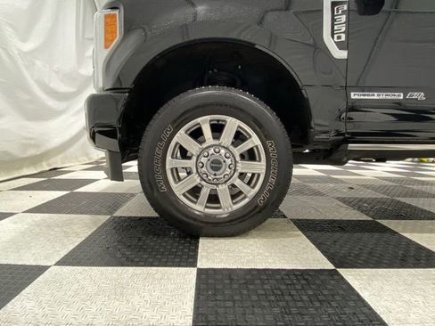 Used 2019 Ford F350 Limited image 9