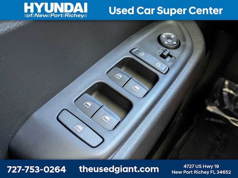 Used 2026 Hyundai Venue SEL FWD image 25