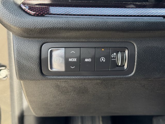 Used 2025 Chevrolet Traverse Z71 w/ Enhanced Driving Package AWD/4WD image 23