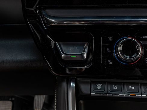 Used 2025 GMC Sierra 2500 Denali Ultimate image 23