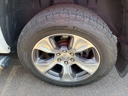 Used 2020 RAM 1500 Laramie AWD/4WD image 5