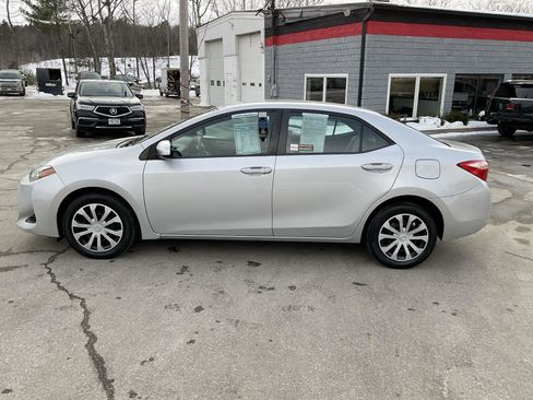 Used 2017 Toyota Corolla LE image 2