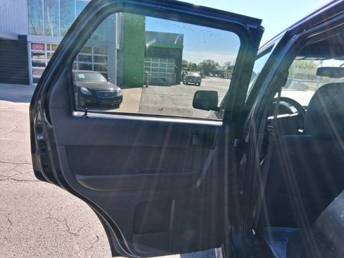 Used 2010 Ford Escape XLT FWD image 9