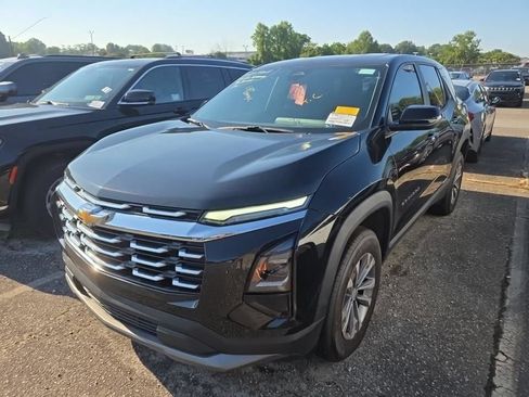 Used 2025 Chevrolet Equinox LT AWD/4WD image 2
