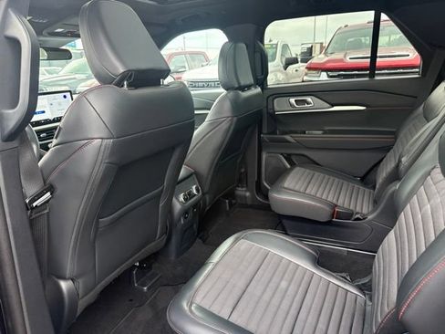 Used 2025 Ford Explorer ST-Line AWD/4WD image 25