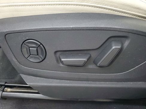 Used 2022 Audi e-tron Premium Plus w/ Premium Plus Package image 21