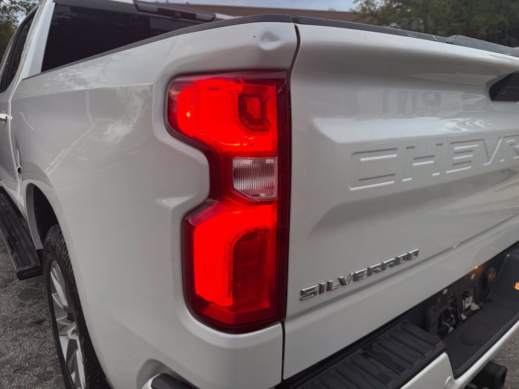 Used 2019 Chevrolet Silverado 1500 High Country w/ Technology Package AWD/4WD image 23