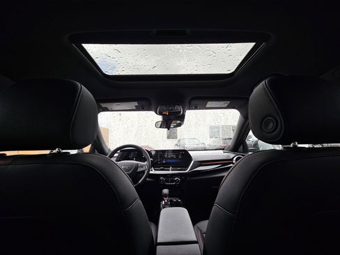 Used 2026 Chevrolet Trax RS w/ Sunroof Package image 34