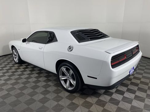 Used 2017 Dodge Challenger R/T image 7