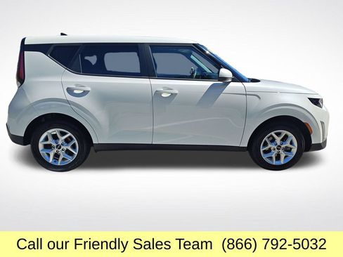 Used 2024 Kia Soul LX w/ Option Group 015 FWD image 7