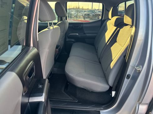 Used 2020 Toyota Tacoma SR5 image 19