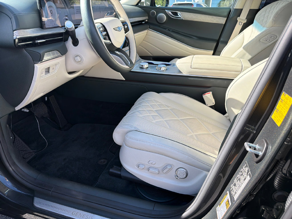 Used 2025 Genesis GV80 3.5T Prestige AWD/4WD image 9