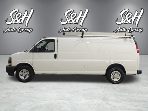 Used 2019 Chevrolet Express 3500 Extended w/ Driver Convenience Package RWD image 15