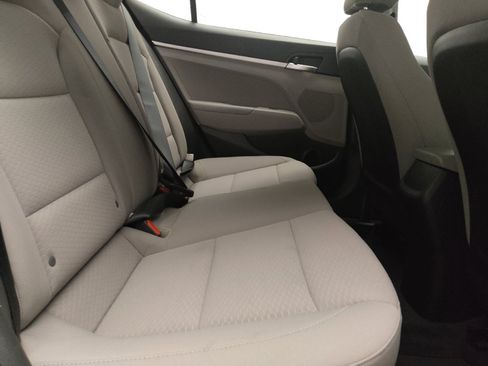 Used 2020 Hyundai Elantra SE FWD image 19