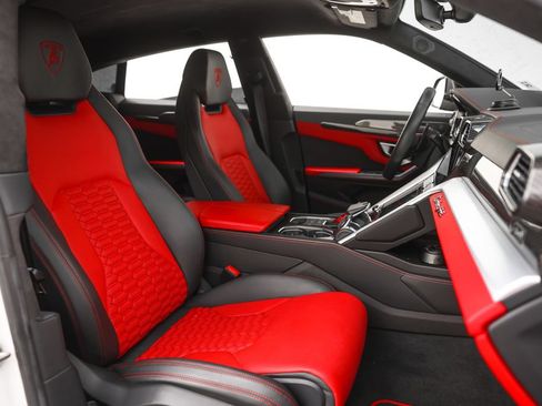 Used 2020 Lamborghini Urus AWD/4WD image 22
