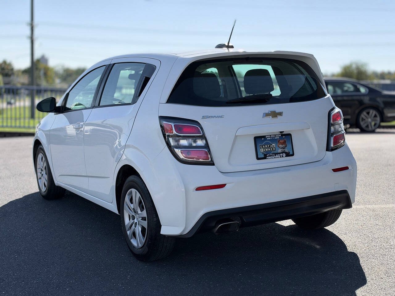 Used 2018 Chevrolet Sonic LT FWD image 5