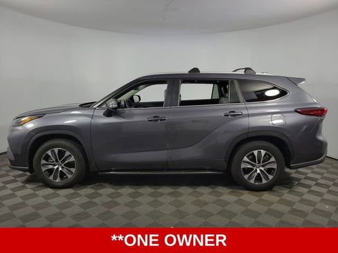 Used 2023 Toyota Highlander XLE image 5