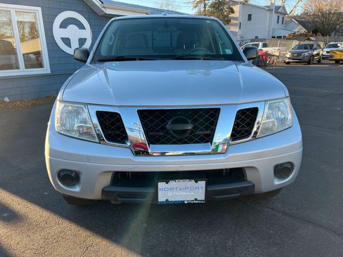 Used 2016 Nissan Frontier SV image 9