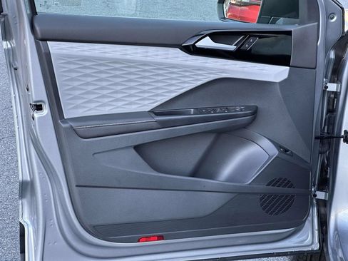 Certified 2024 Volkswagen Taos S FWD image 18