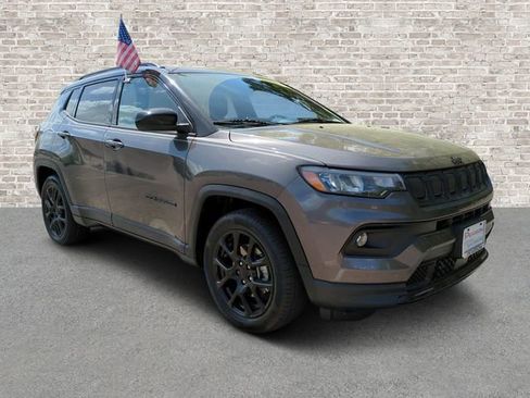 Used 2022 Jeep Compass Altitude image 1