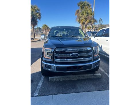 Used 2015 Ford F150 Lariat w/ Equipment Group 502A Luxury image 3