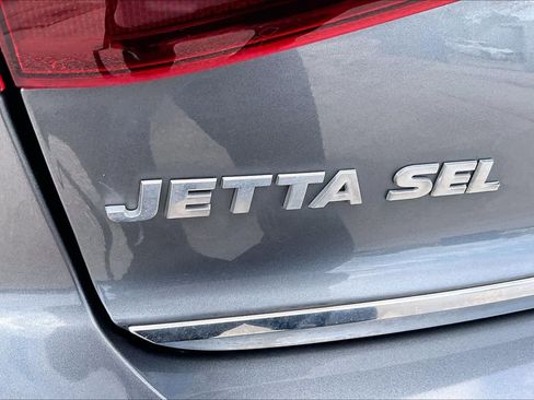 Used 2017 Volkswagen Jetta SEL FWD image 10