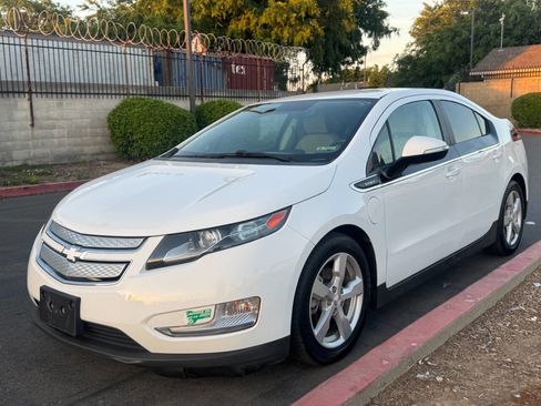 Used 2013 Chevrolet Volt Premium w/ Premium Trim Package image 1