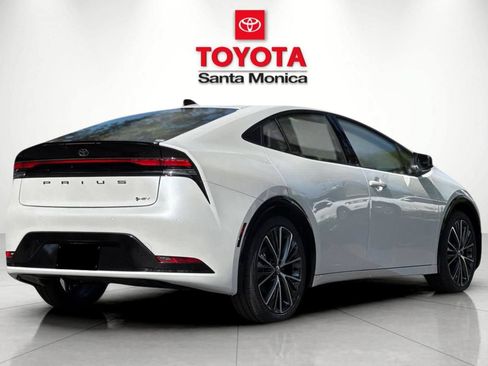 New 2027 Toyota Prius XLE FWD image 3