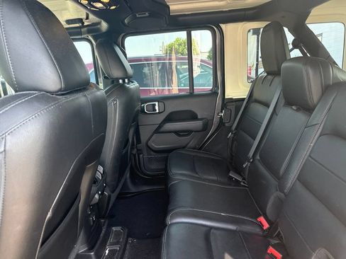 Used 2019 Jeep Wrangler Unlimited Sahara w/ Safety Group AWD/4WD image 24