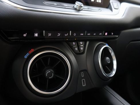 Used 2025 Chevrolet Blazer LT image 35