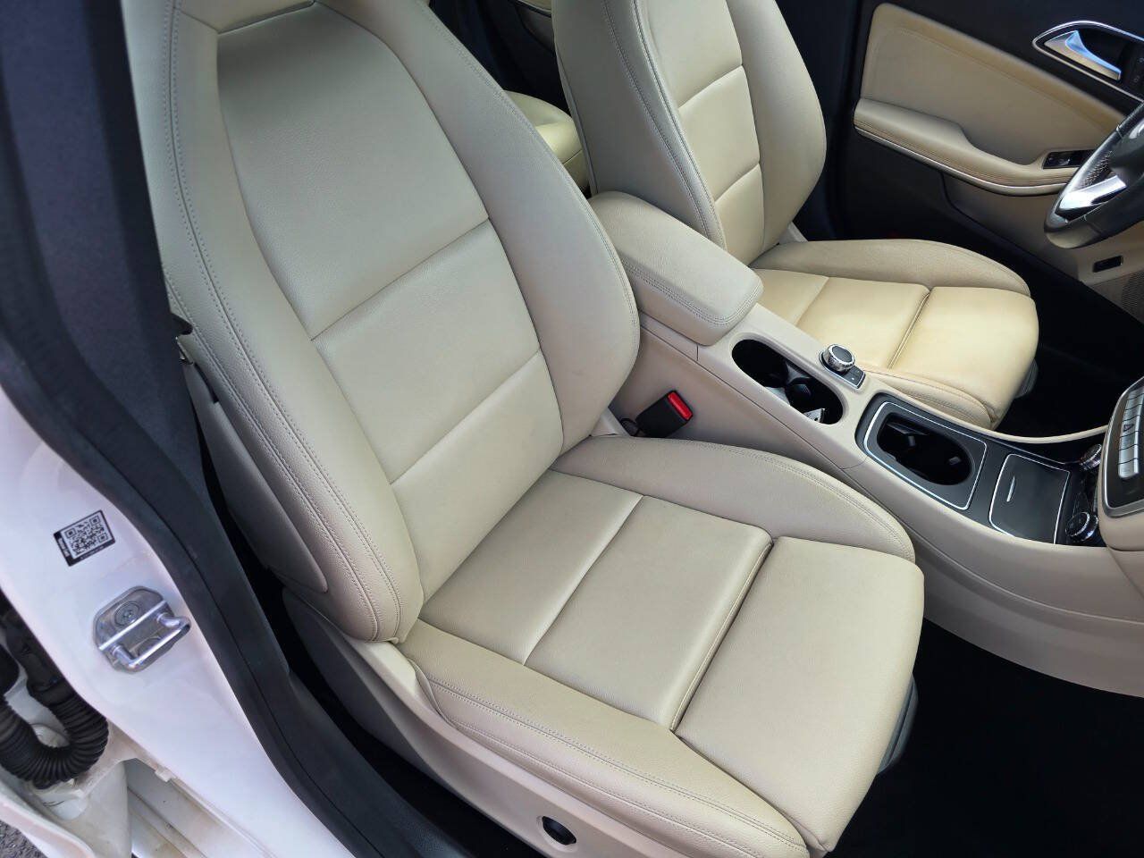 Used 2019 Mercedes-Benz CLA 250 4MATIC image 26