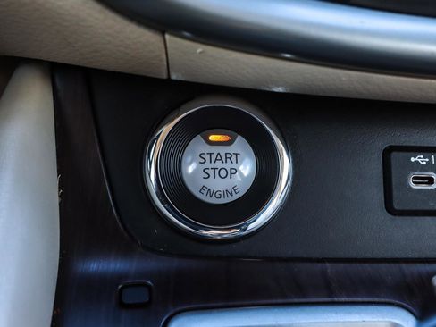 Used 2019 Nissan Murano Platinum w/ Cargo Package image 17