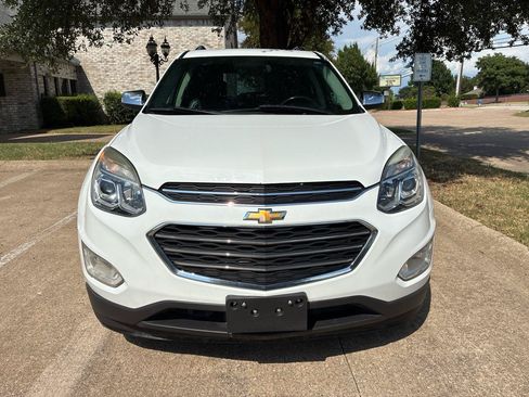 Used 2017 Chevrolet Equinox Premier w/ Enhanced Convenience Package FWD image 2