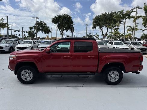 Used 2021 Toyota Tacoma SR AWD/4WD image 11