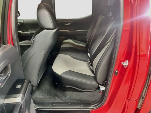 Used 2022 Toyota Tacoma TRD Off-Road w/ Truck Exterior Package (TMS) AWD/4WD image 23