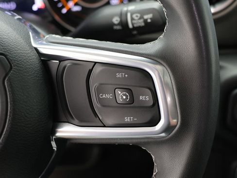 Used 2023 Jeep Gladiator Overland image 17