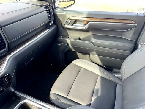 Used 2023 Chevrolet Silverado 1500 LT Trail Boss w/ LT Trail Boss Premium Package image 32