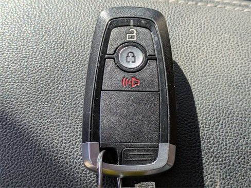 Certified 2020 Ford Escape SE image 29