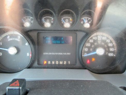 Used 2016 Ford F550 2WD Regular Cab Super Duty image 34