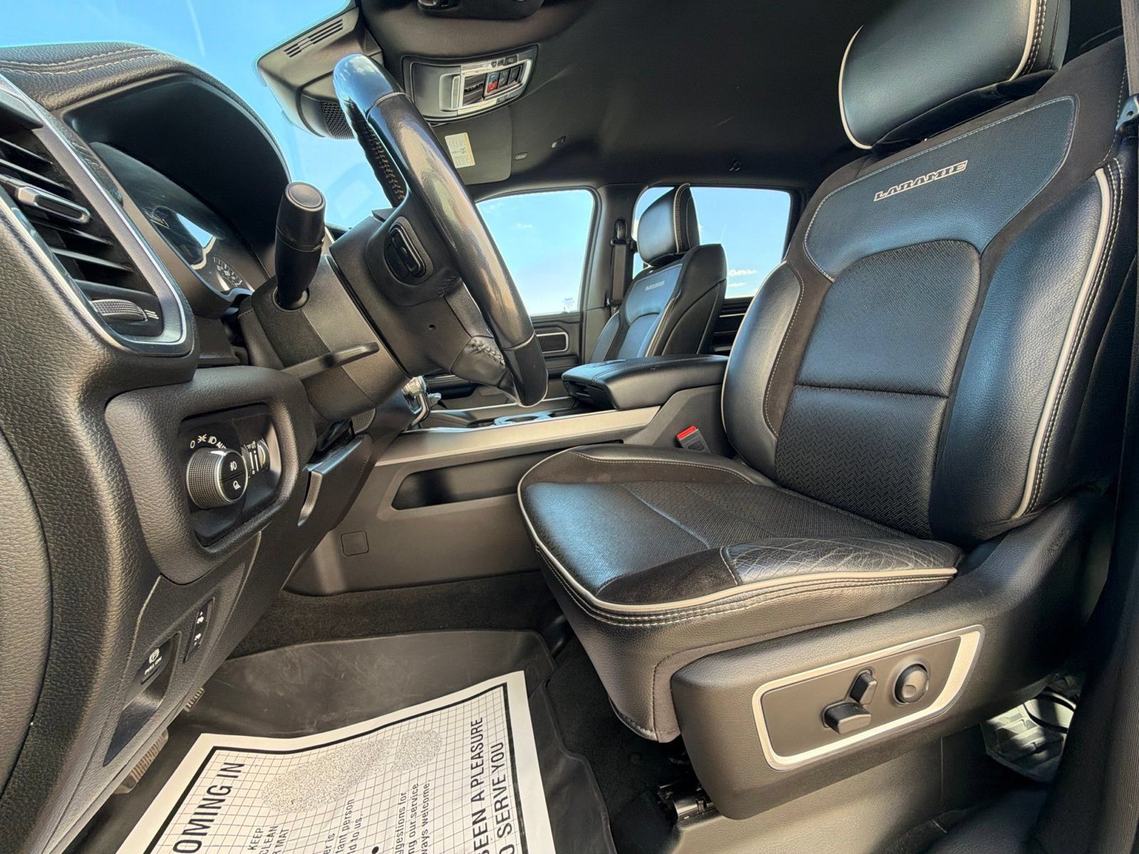Used 2023 RAM 1500 Laramie AWD/4WD image 14