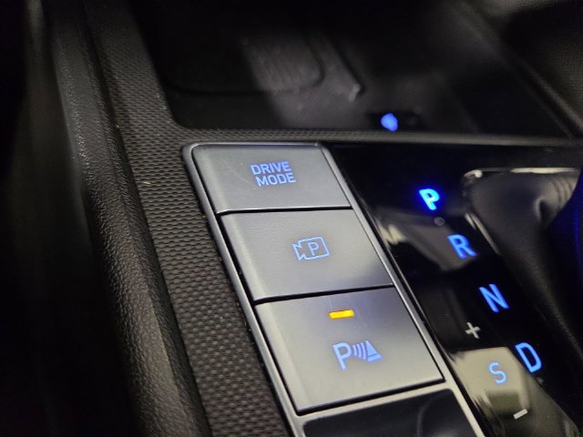 Used 2024 Hyundai Elantra Limited FWD image 25