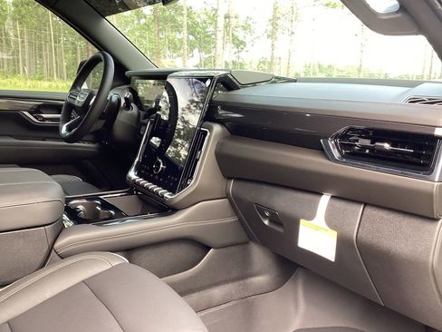 New 2026 GMC Yukon Elevation w/ LPO, Elevation Black Package RWD image 23