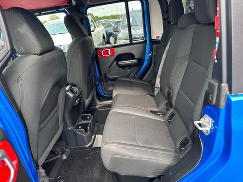 Used 2021 Jeep Gladiator Sport image 9
