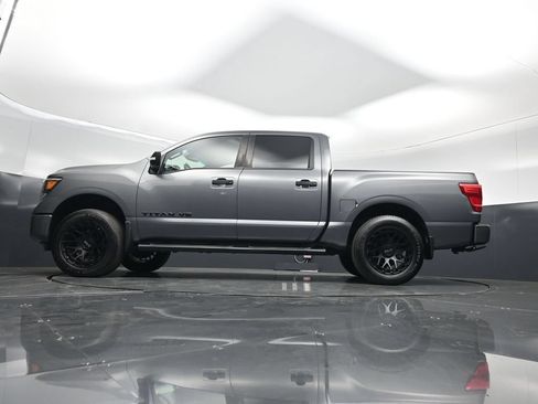 Used 2019 Nissan Titan SV w/ SV Convenience Package RWD image 8