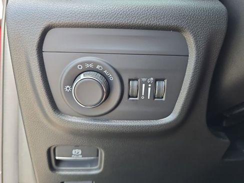 New 2026 Jeep Grand Cherokee L 2WD image 23