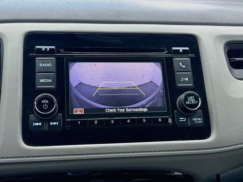 Used 2019 Honda HR-V LX image 10