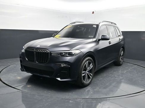 Used 2022 BMW X7 xDrive40i w/ M Sport Package AWD/4WD image 4