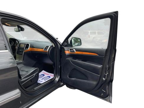 Used 2011 Jeep Grand Cherokee Overland image 14